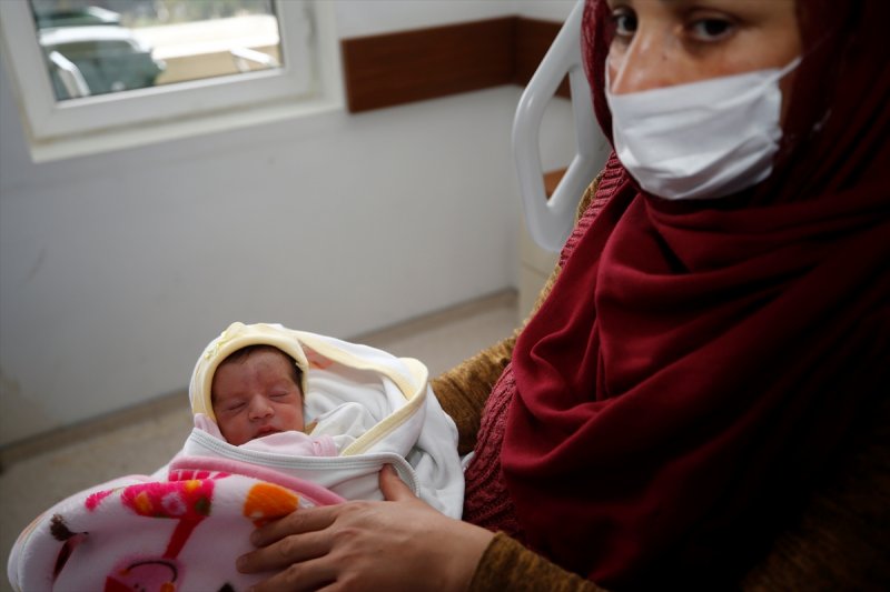 Virüs Bulaşan Kadın Doğum Yaptı