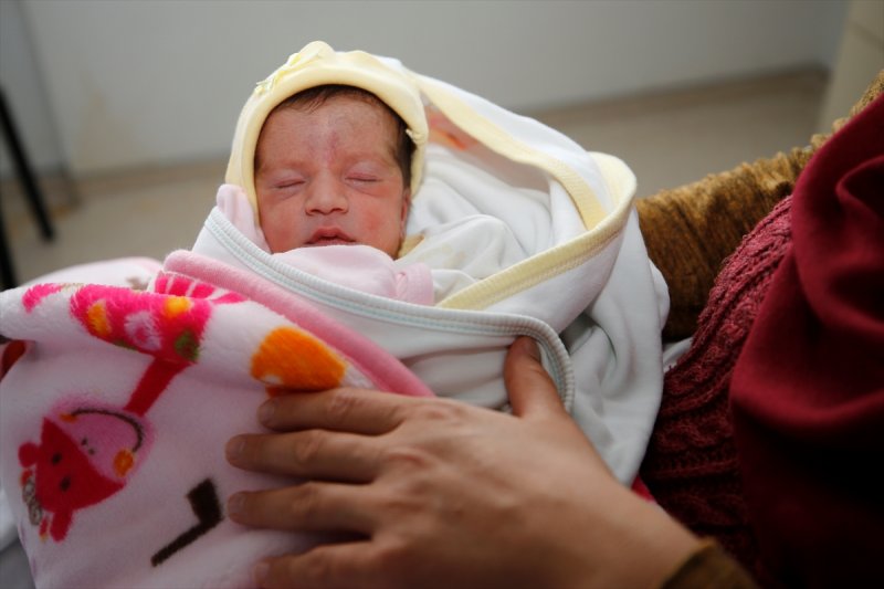 Virüs Bulaşan Kadın Doğum Yaptı