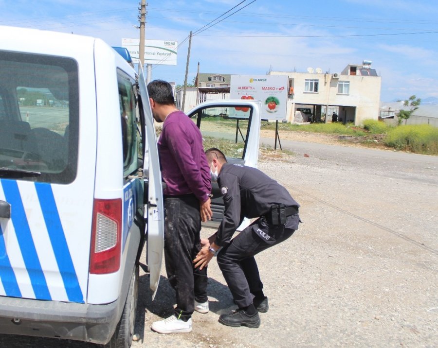 Yasağa Uymayan Gençler Zor Zaptedildi