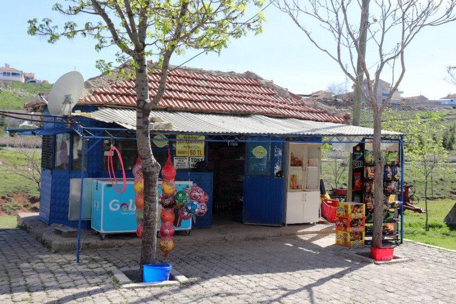 Karaman’da Büfeye Dalan Hırsızlar Ne Varsa Çaldılar