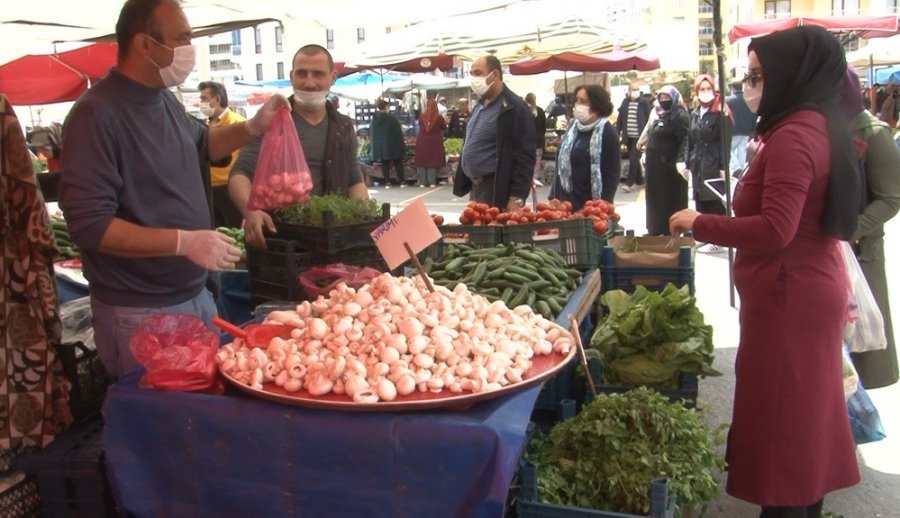 Konya'da Sokağa Çıkma Yasağı Öncesi Pazarlar