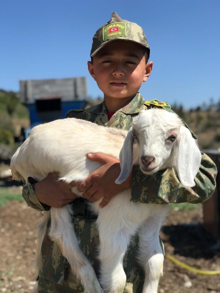 Yörük Çocuğu Alperen’in Asker Hayali Gerçek Oldu