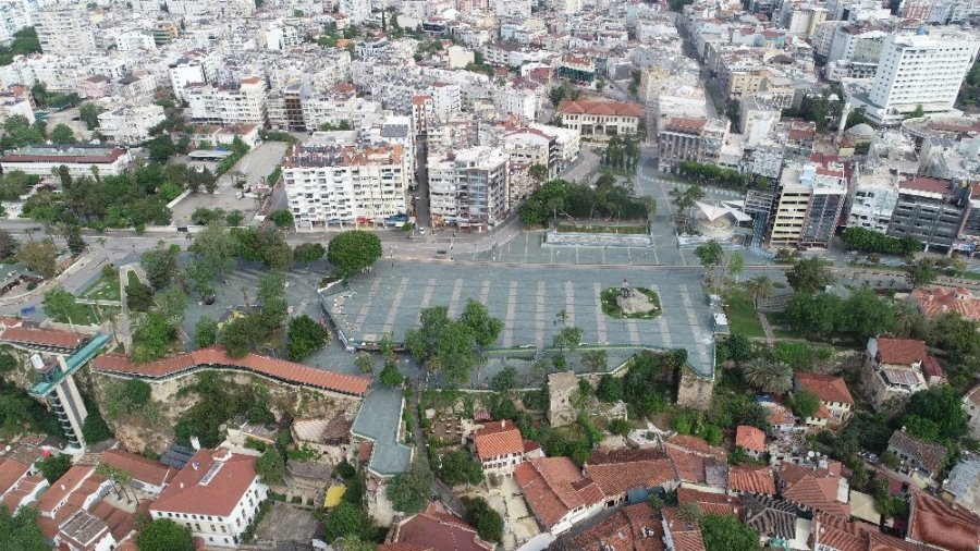 Antalya'da Korona Gölgesinde Sessiz 1 Mayıs