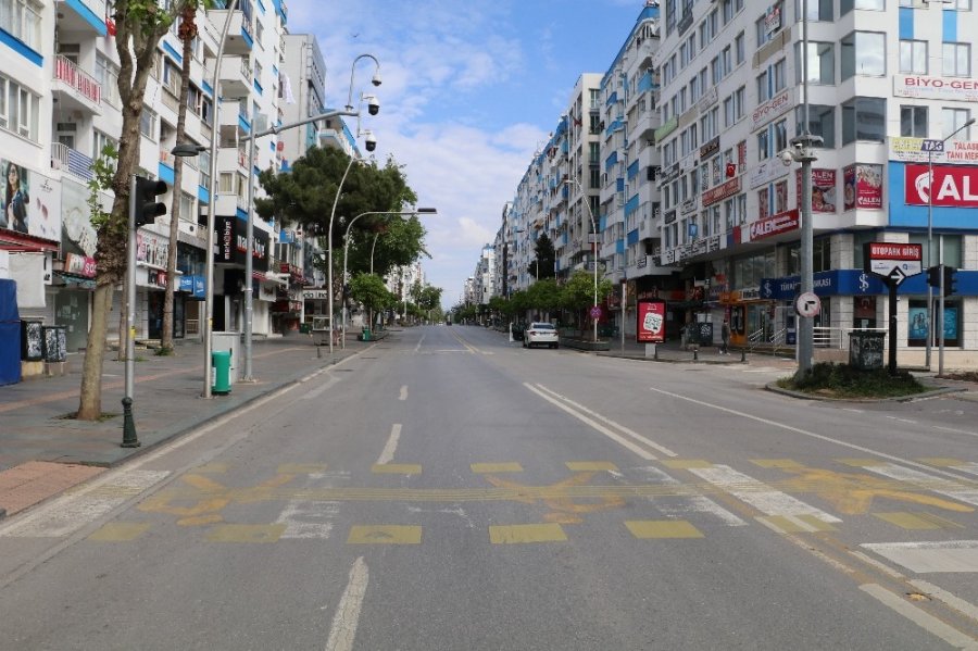 Antalya'da Korona Gölgesinde Sessiz 1 Mayıs