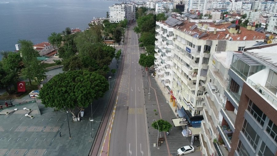 Antalya'da Korona Gölgesinde Sessiz 1 Mayıs