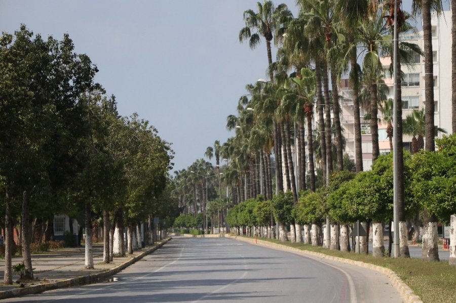 Yasağın İlk Gününde Mersin Cadde Ve Sokakları Boşaldı