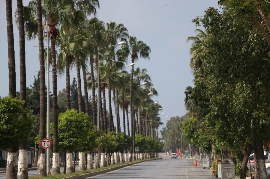 Yasağın İlk Gününde Mersin Cadde Ve Sokakları Boşaldı