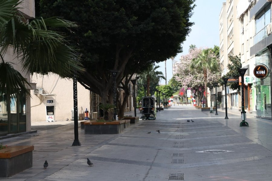 Yasağın İlk Gününde Mersin Cadde Ve Sokakları Boşaldı