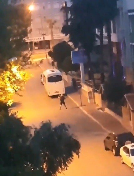 Kısıtlama Dinlemediler Sokak Ortasında Dans Ettiler