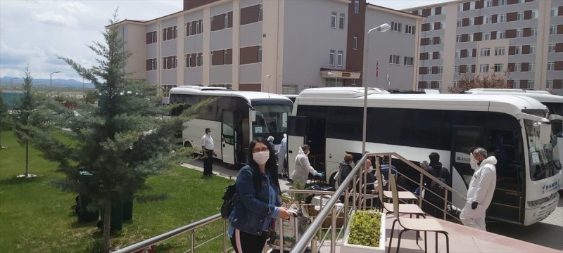 Niğde'de Karantina Süresi Dolanlar Evlerine Gönderilmeye Başlandı