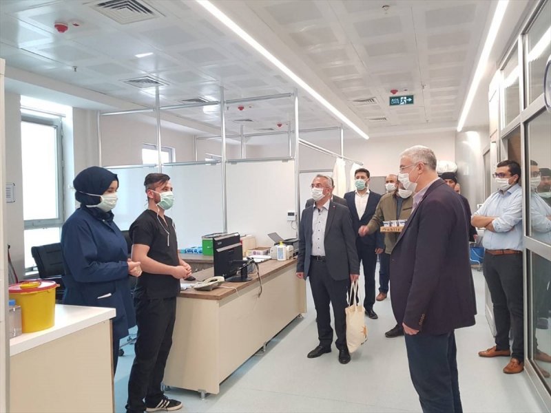 Ak Parti Karaman İl Yönetiminden Korona Ziyaretleri