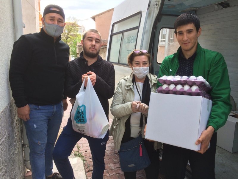 Niğde'de Akademisyenlerden Yabancı Öğrencilere Destek