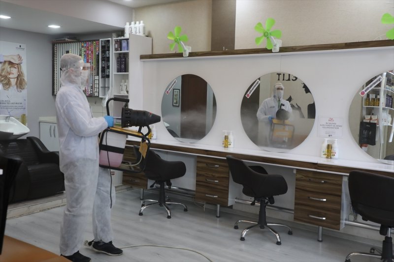 Kayseri Ve Niğde'de Berberler Açılışa Hazırlanıyor