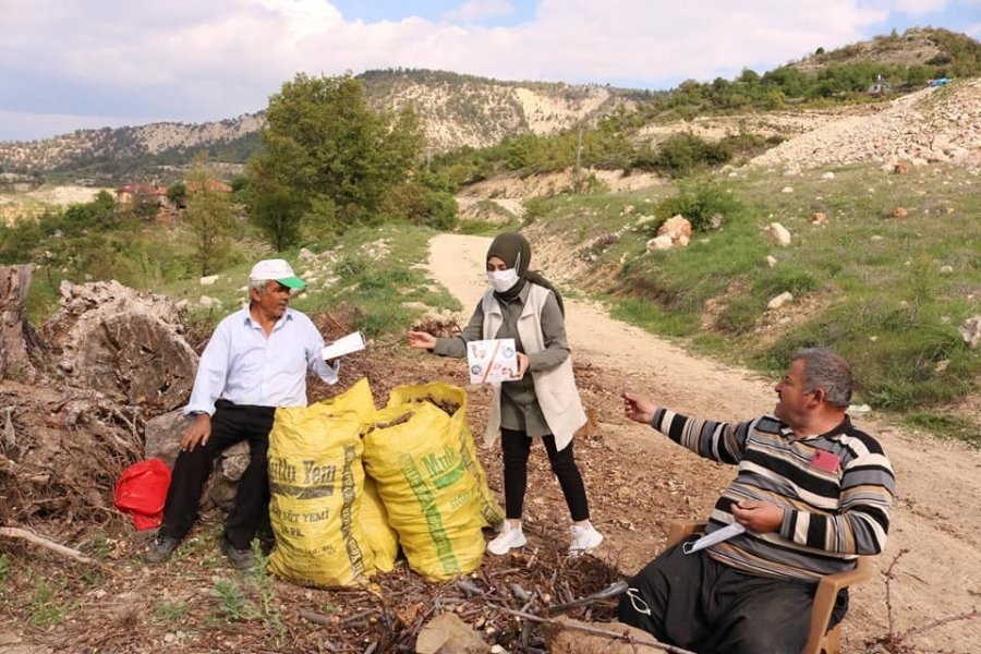 Kazancı'da Vatandaşa Maske Dağıtımı