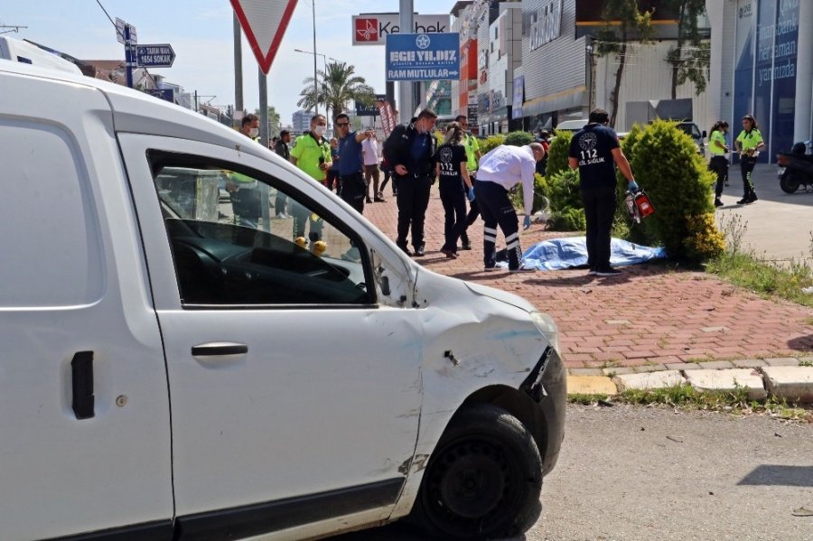 Antalya'da Trafik Kazası : 1 Ölü