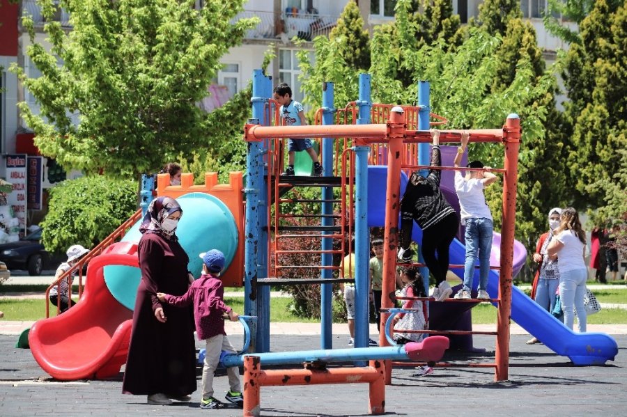 Karaman’da Sokak Ve Parklar Çocuklarla Şenlendi