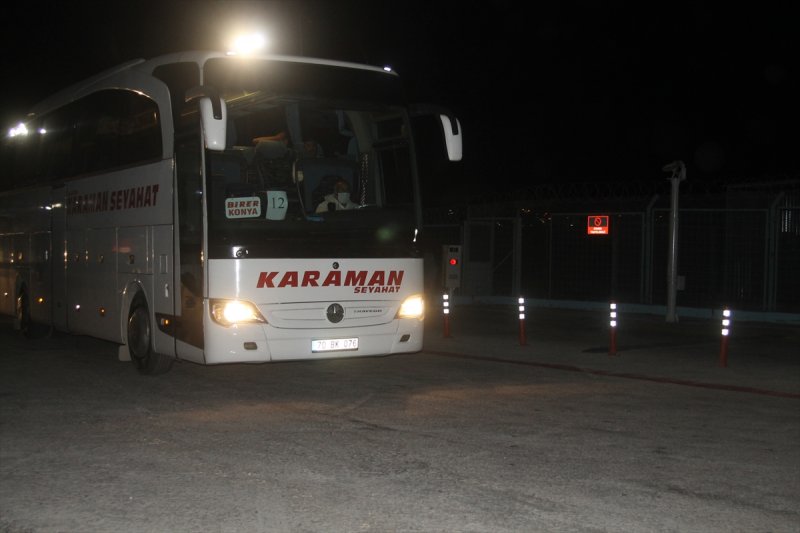 KKTC'den Mersin'e Getirilen 300 Kişi Karaman'a Gönderildi