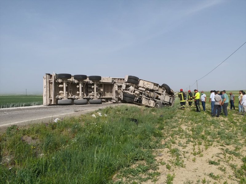 Konya'da Tır İle Otomobil Çarpıştı: 3 Yaralı