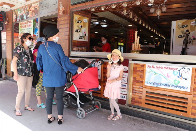 Çocuklar Yeniden Sıcak Havanın Tadını Çıkardı