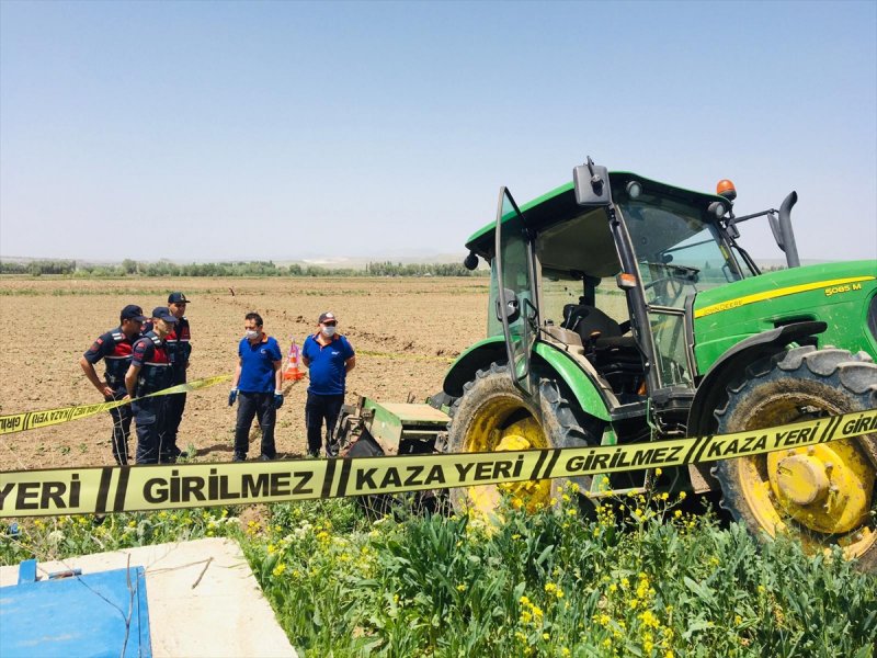 Aksaray'da Freni Boşalan Traktörün Altında Kalan Çiftçi Öldü
