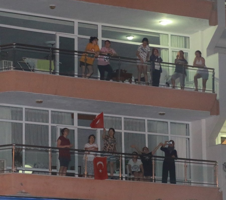 Antalya’da 19 Mayıs’a Sosyal Mesafeli Fener Alayı