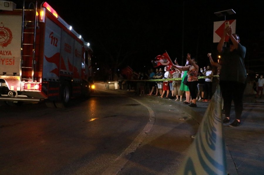 Antalya’da 19 Mayıs’a Sosyal Mesafeli Fener Alayı