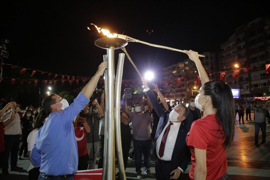 Antalya’da 19 Mayıs’a Sosyal Mesafeli Fener Alayı