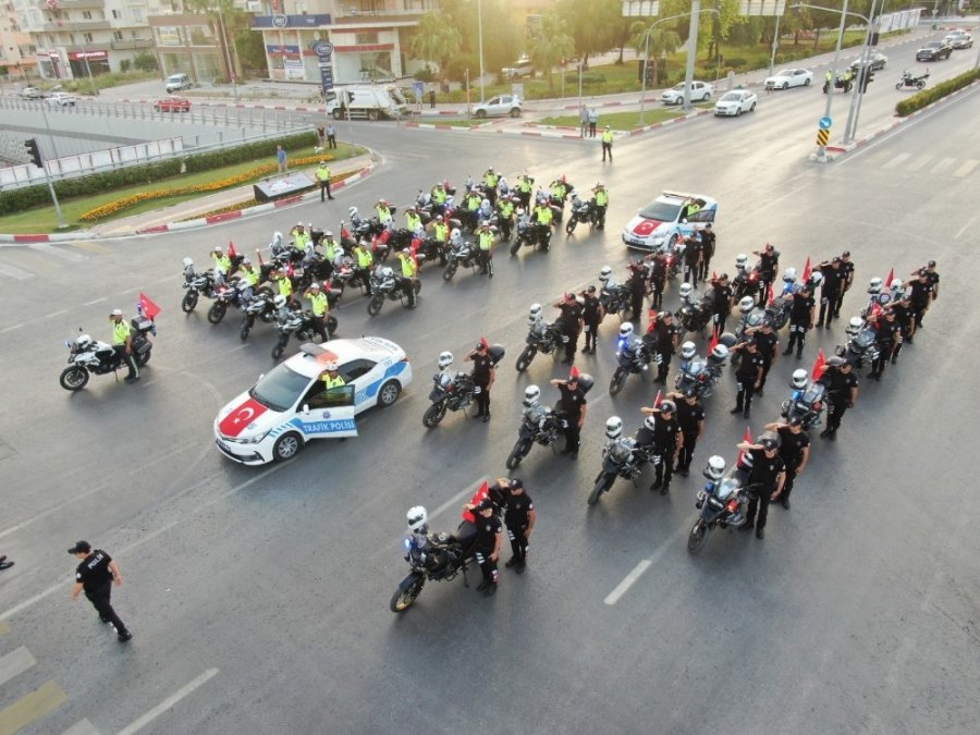 Mersin Polisinden Anlamlı 19 Mayıs Kutlaması
