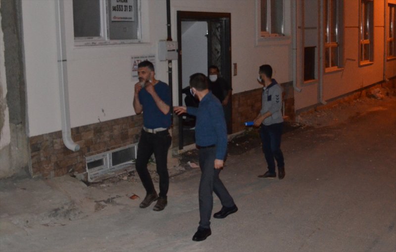 Kumar Masasında, Kolonyayı Eksik Etmediler