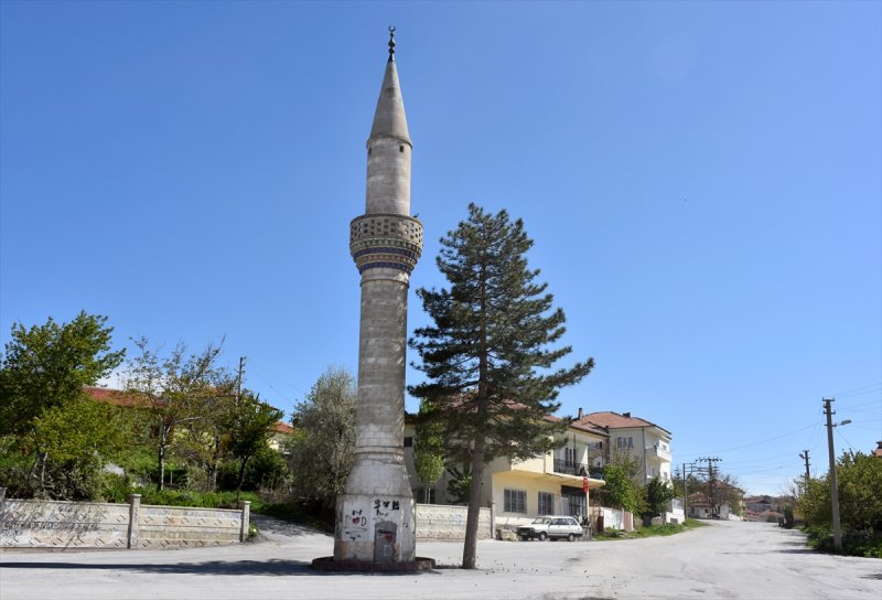 Minareye Bakanlar Gözlerine İnanamıyor