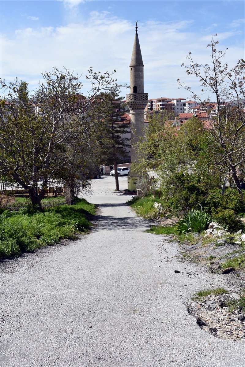 Minareye Bakanlar Gözlerine İnanamıyor