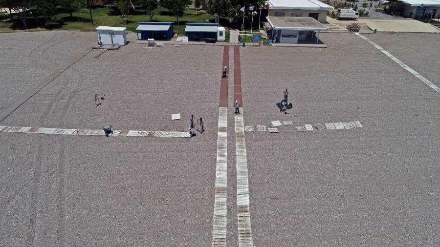 Konyaaltı Sahilinde Hazırlıklar Sürüyor