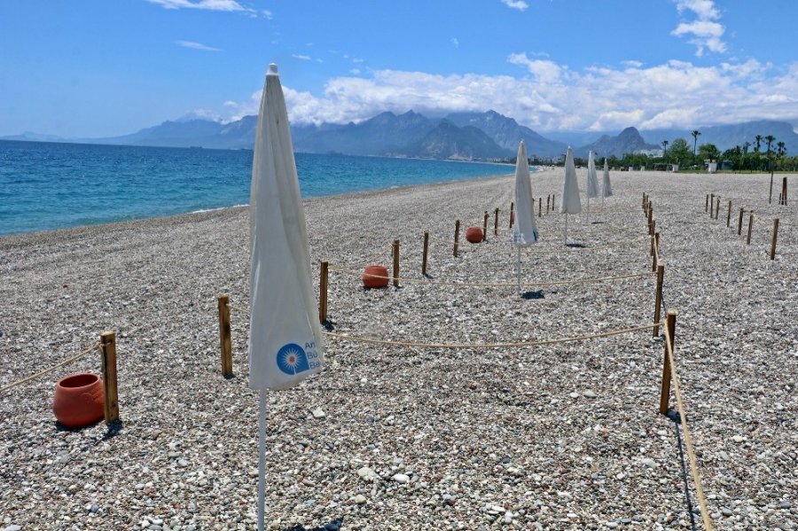 Konyaaltı Sahilinde Hazırlıklar Sürüyor