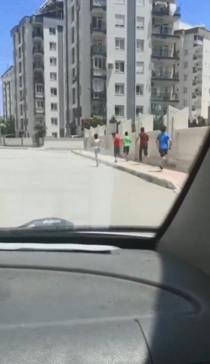 Antalya'da Muzip Tüpçü Çocukları Korkuttu