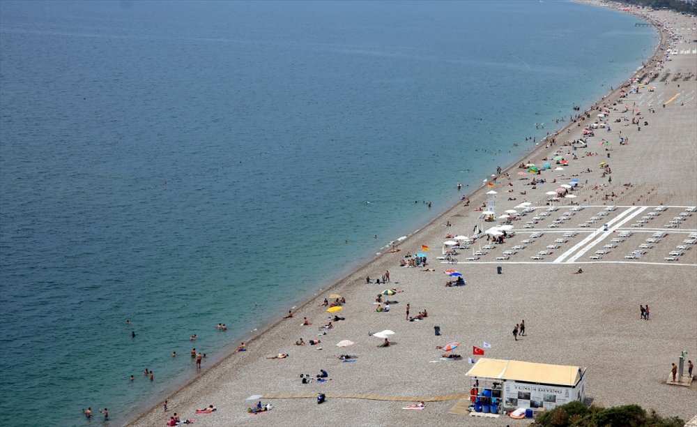 Antalya Ve Muğla Plajlarında Korona Unutuldu