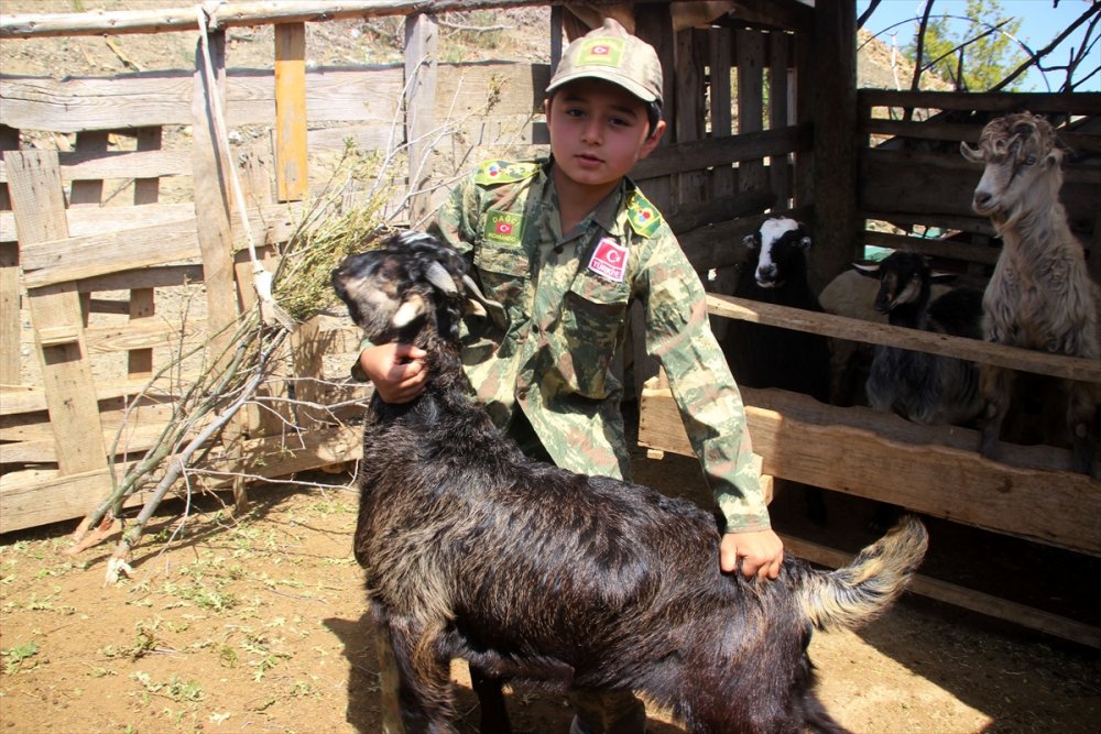 Gülnarlı Alperen'e Askerlerden Hediye