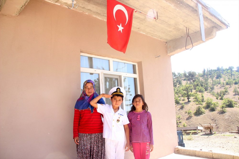 Gülnarlı Alperen'e Askerlerden Hediye