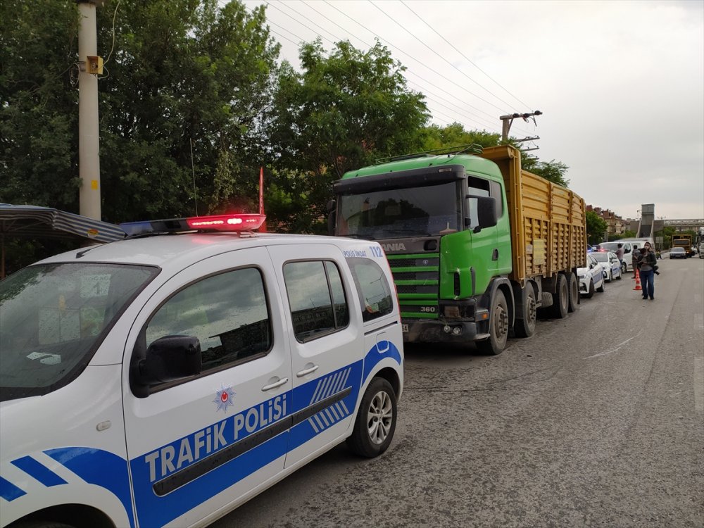 Konya'da Yaşanan Feci Kazada Bir Kişi Öldü Bir Kişi Yaralandı