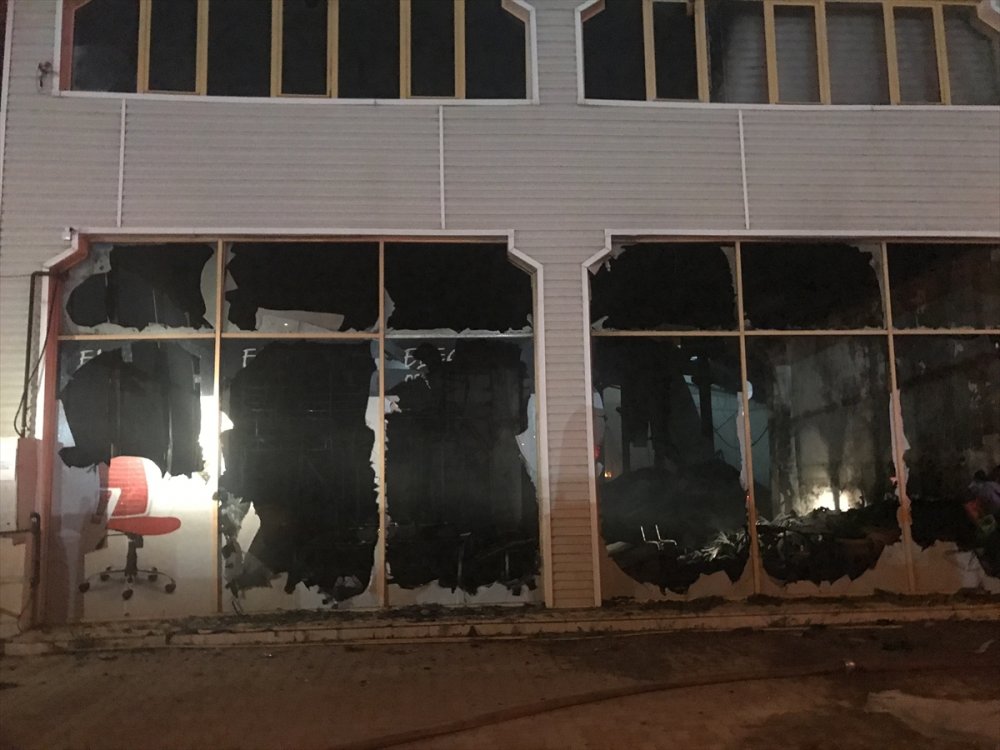 Konya'da Kauçuk Ve Sünger Fabrikasında Yangın