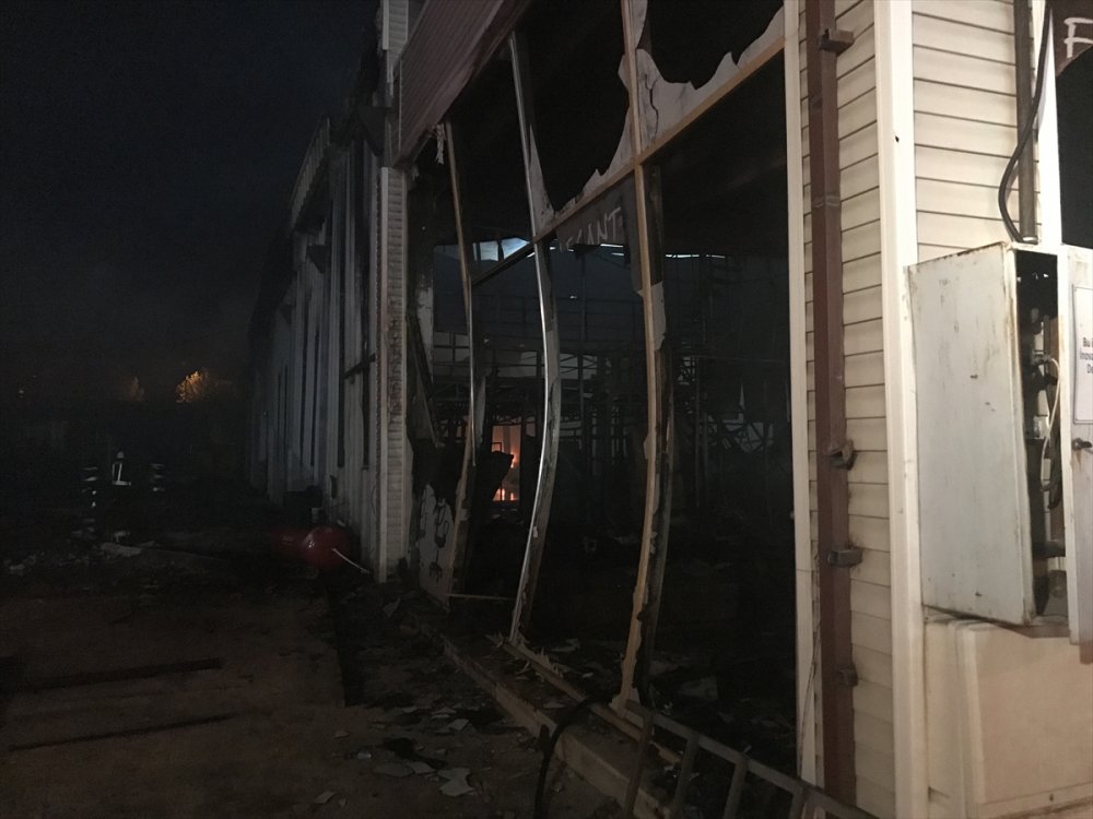 Konya'da Kauçuk Ve Sünger Fabrikasında Yangın