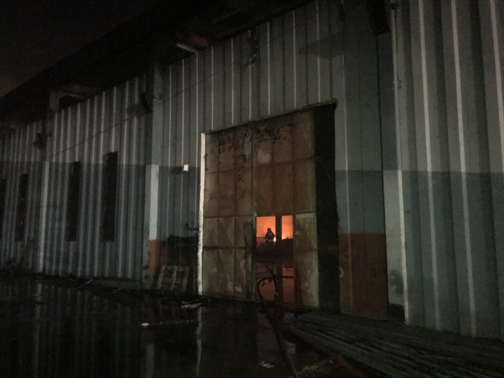 Konya'da Kauçuk Ve Sünger Fabrikasında Yangın