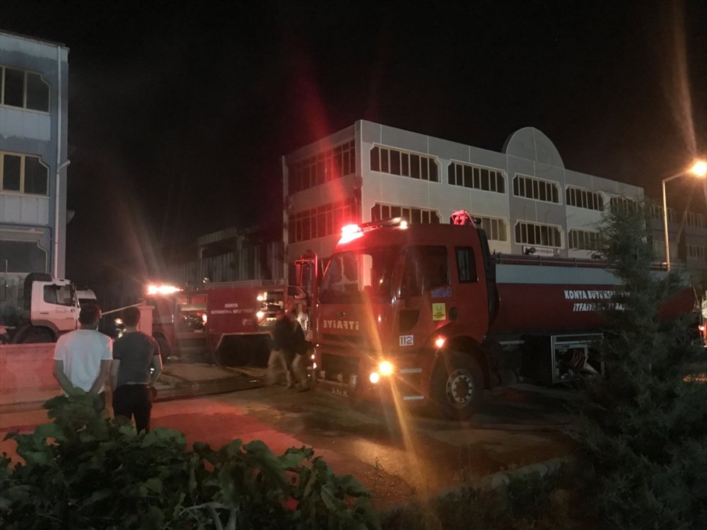 Konya'da Kauçuk Ve Sünger Fabrikasında Yangın