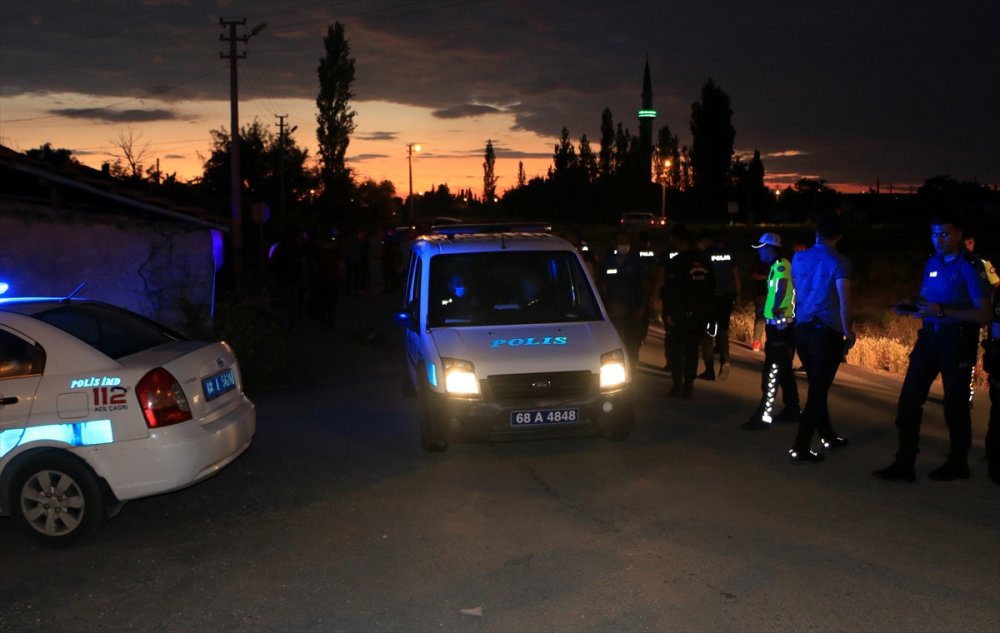 Aksaray'da Polisten Kaçan Araç Bekçiyi Yaraladı