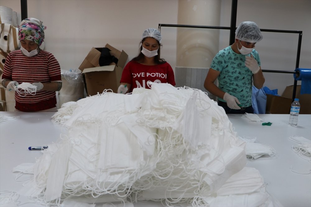 2500 Nüfuslu Beldede 2 Milyondan Fazla Maske Üretildi