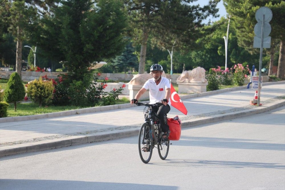 Dostlarına Vefa İçin Bisikletiyle Yollarda