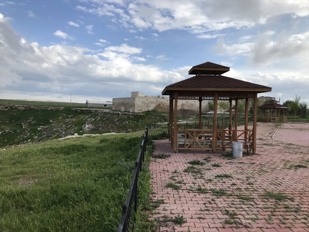 Konya'nın Tarihi Obruk Hanı Turizme Kazandırılacak