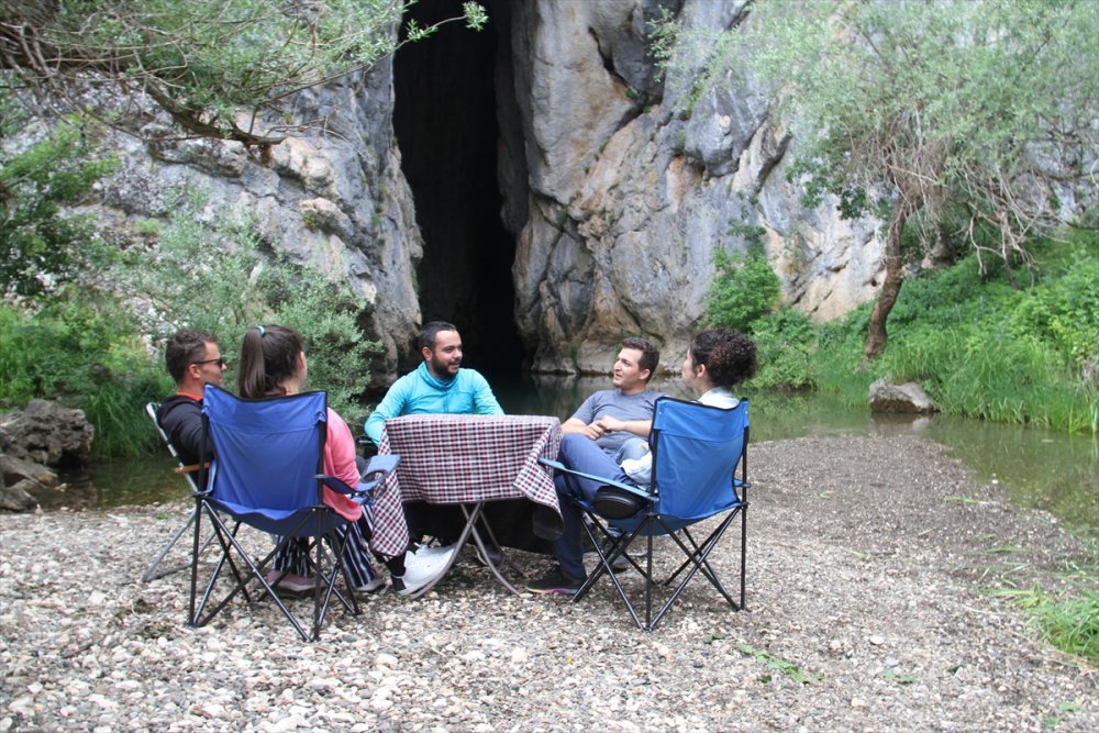 Konya'daki Çamlık Mağaraları Doğaseverleri Hayran Bırakıyor