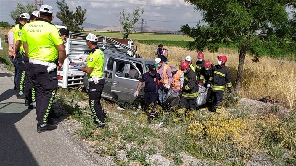 Konya Aksaray Yolundaki Feci Kazada Karı Koca Hayatını Kaybetti