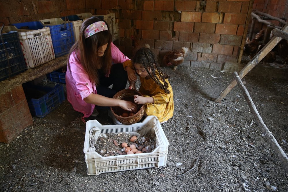 Kızlarının Mutluluğu İçin İstanbul'dan Kaçıp Çiftçi Oldular