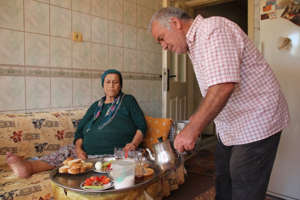 Antalyalı Çift Hayatın Zorluğuna Şükrederek Katlanıyorlar